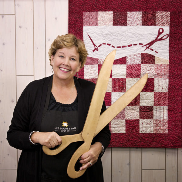 Little Stitches Wall Hanging Quilt Tutorial