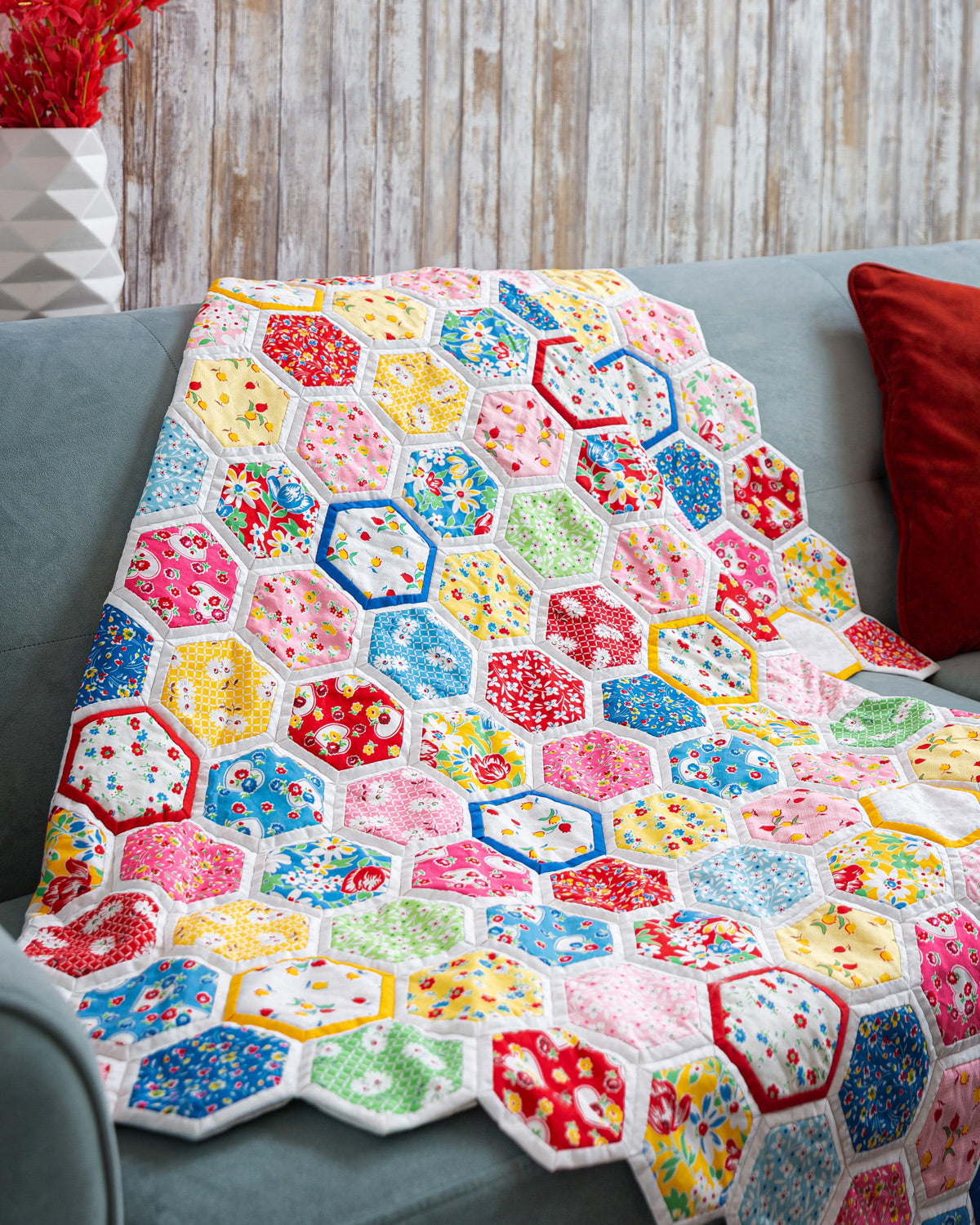 Quilt As You Go Hexagon Tutorial: Jenny Doan's Beautiful Hexie Quilting Method