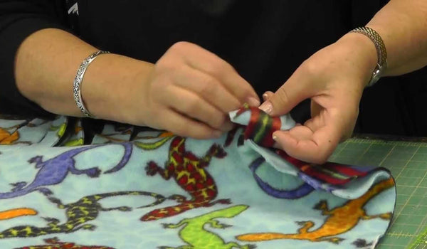 No Sew Tie Blanket Tutorial