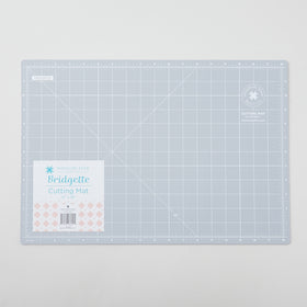 Missouri Star Self Healing Cutting Mat - 12" x 18" - Bridgette