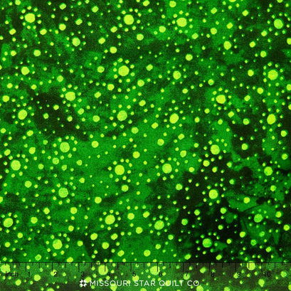 Wilmington Essentials - Dot Burst Green 108" Backing
