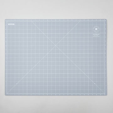 Missouri Star Self Healing Cutting Mat - 18" x 24" - Briana