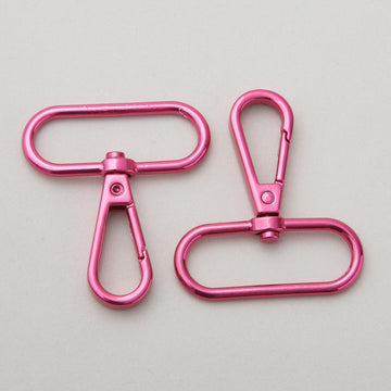 Sallie Tomato Tula Pink 1-1/2" Swivel Hook Oval Ring - Set of Two Pink Primary Image