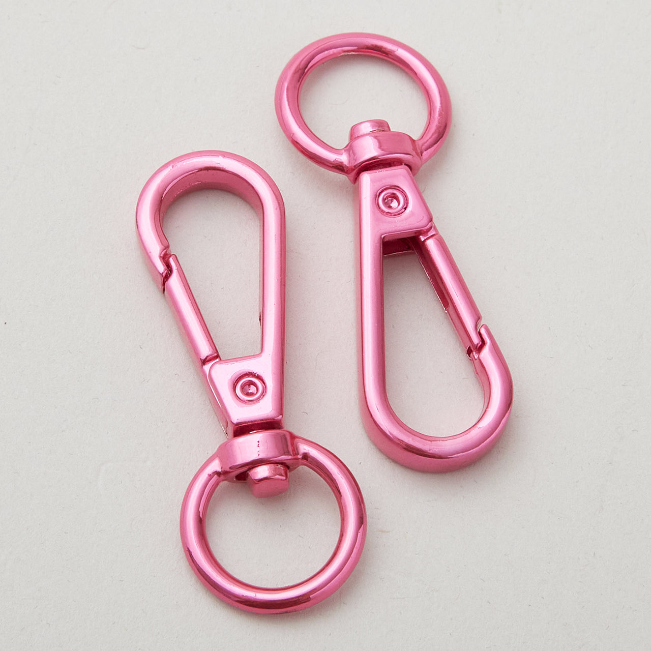 Sallie Tomato Tula Pink 1/2" Swivel Hook Oval Ring - Set of Two Pink Primary Image