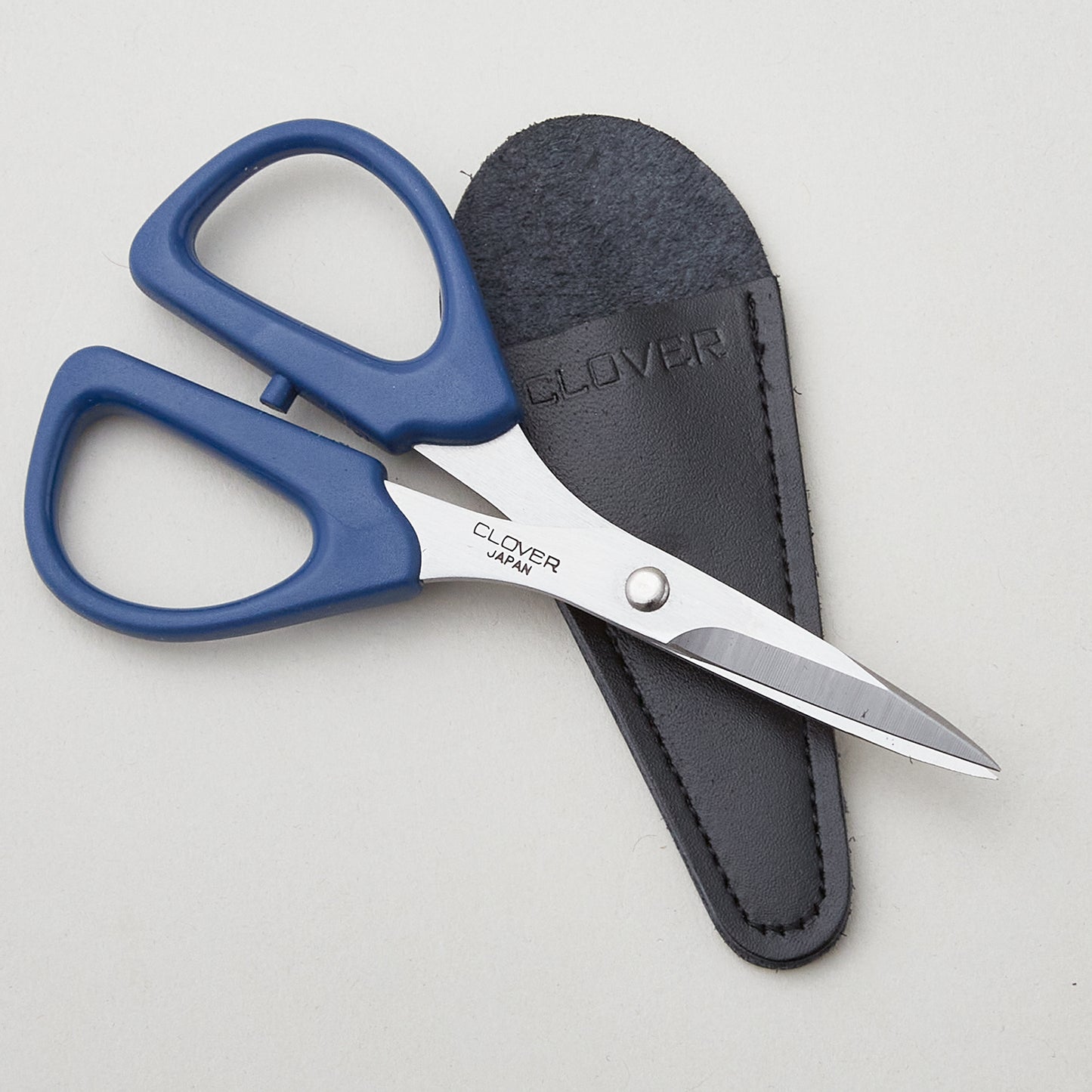 Clover Mini Patchwork Scissors Alternative View #1