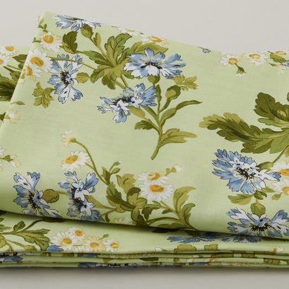 Poppies - Daisies Soft Green 2 Yard Cut