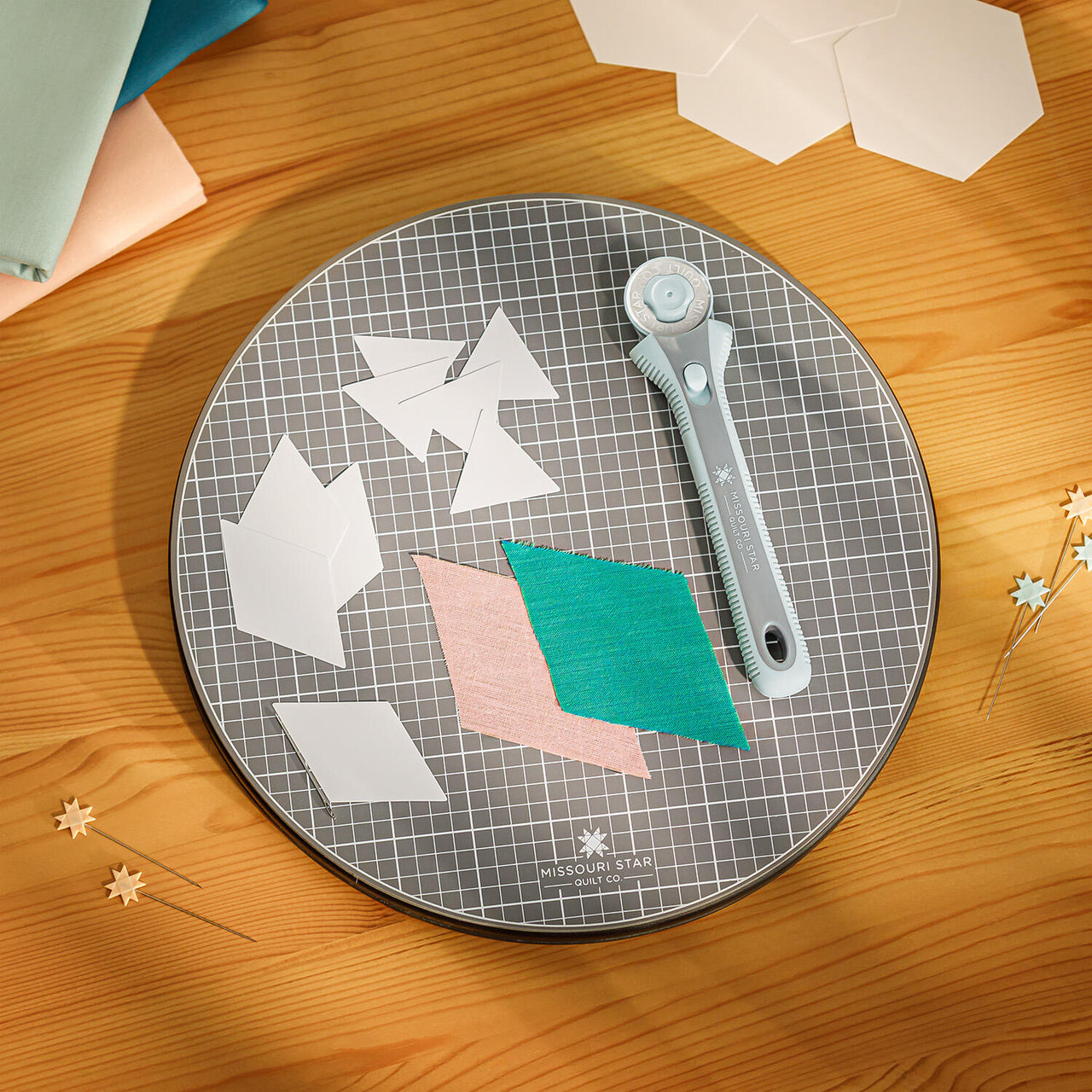 Missouri Star 10" Rotating Cutting Mat - Hilda