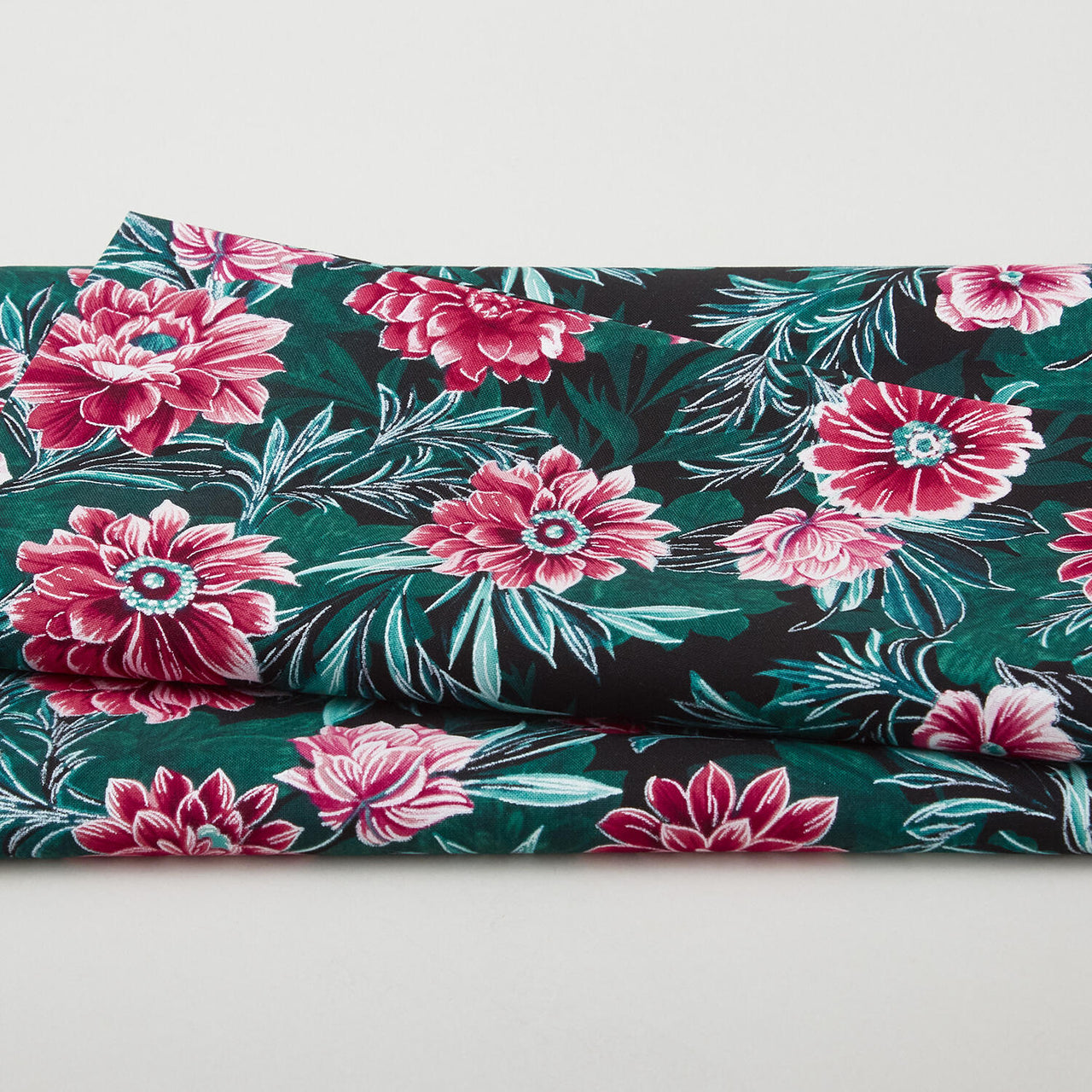 Winterberry Floral - Winterberry Field Black 2 Yard Cut
