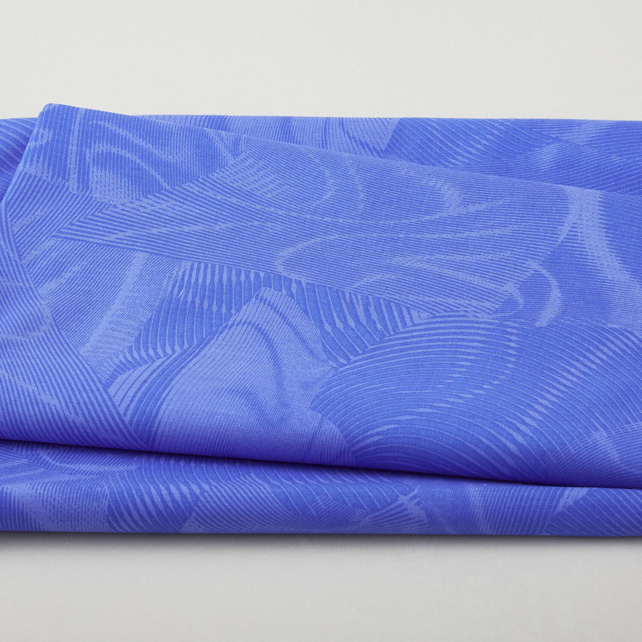 Echo - Medium Royal 3 Yard Cut