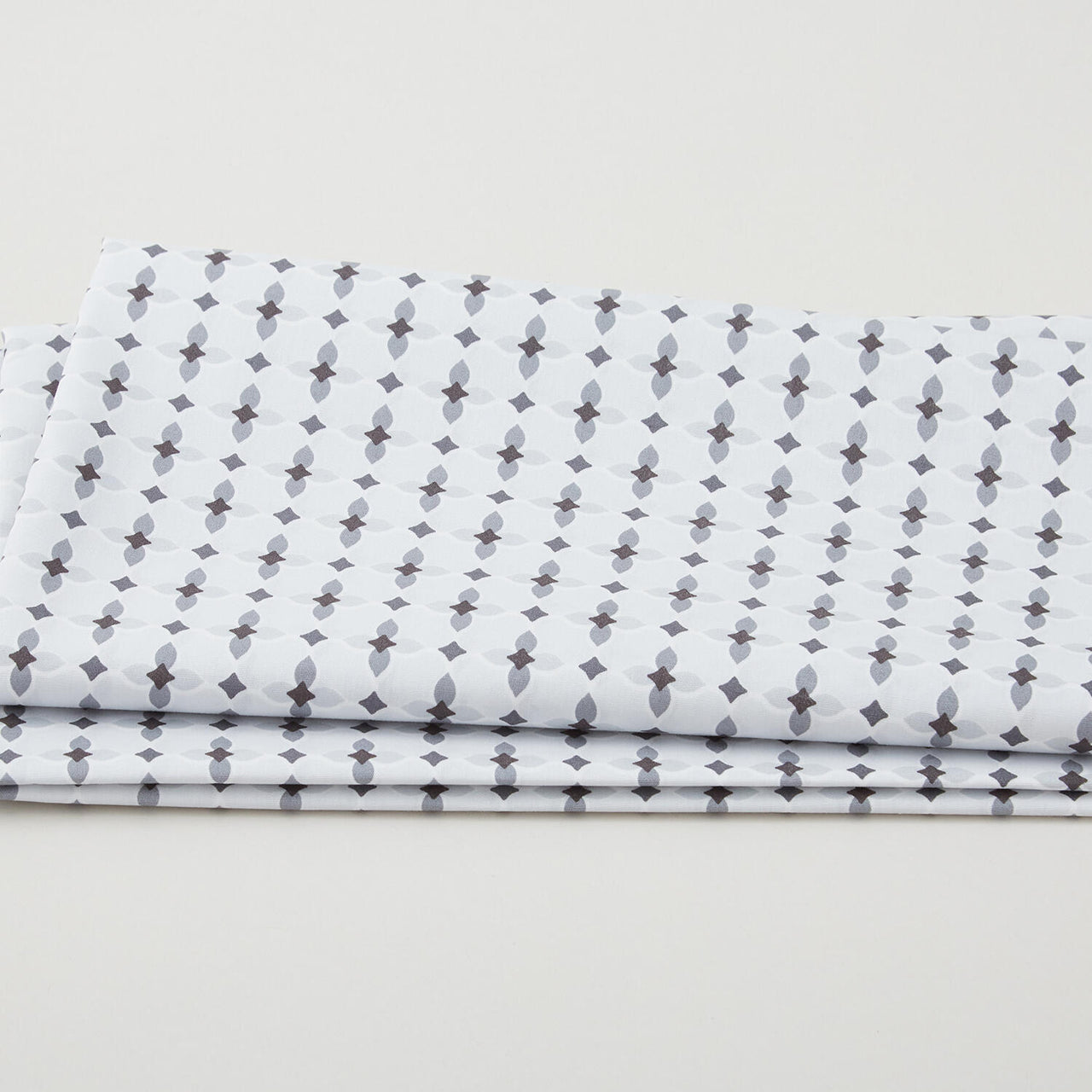 Blossom Hollow - Peony Shadow 2 Yard Cut