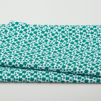 Luck of the Gnomes - Mini Clovers White 2 Yard Cut