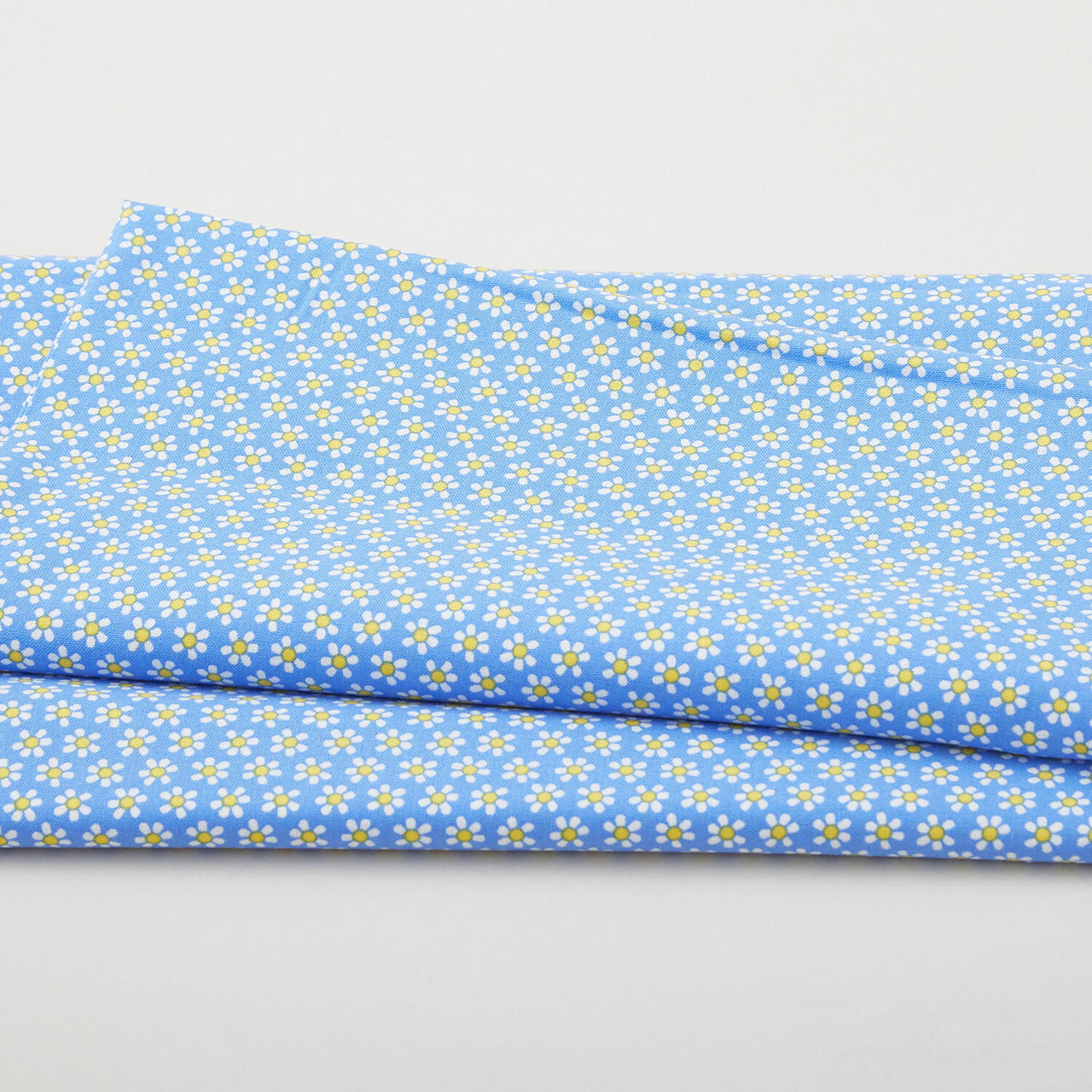 Chalk Garden - Mini Daisy Blue 2 Yard Cut