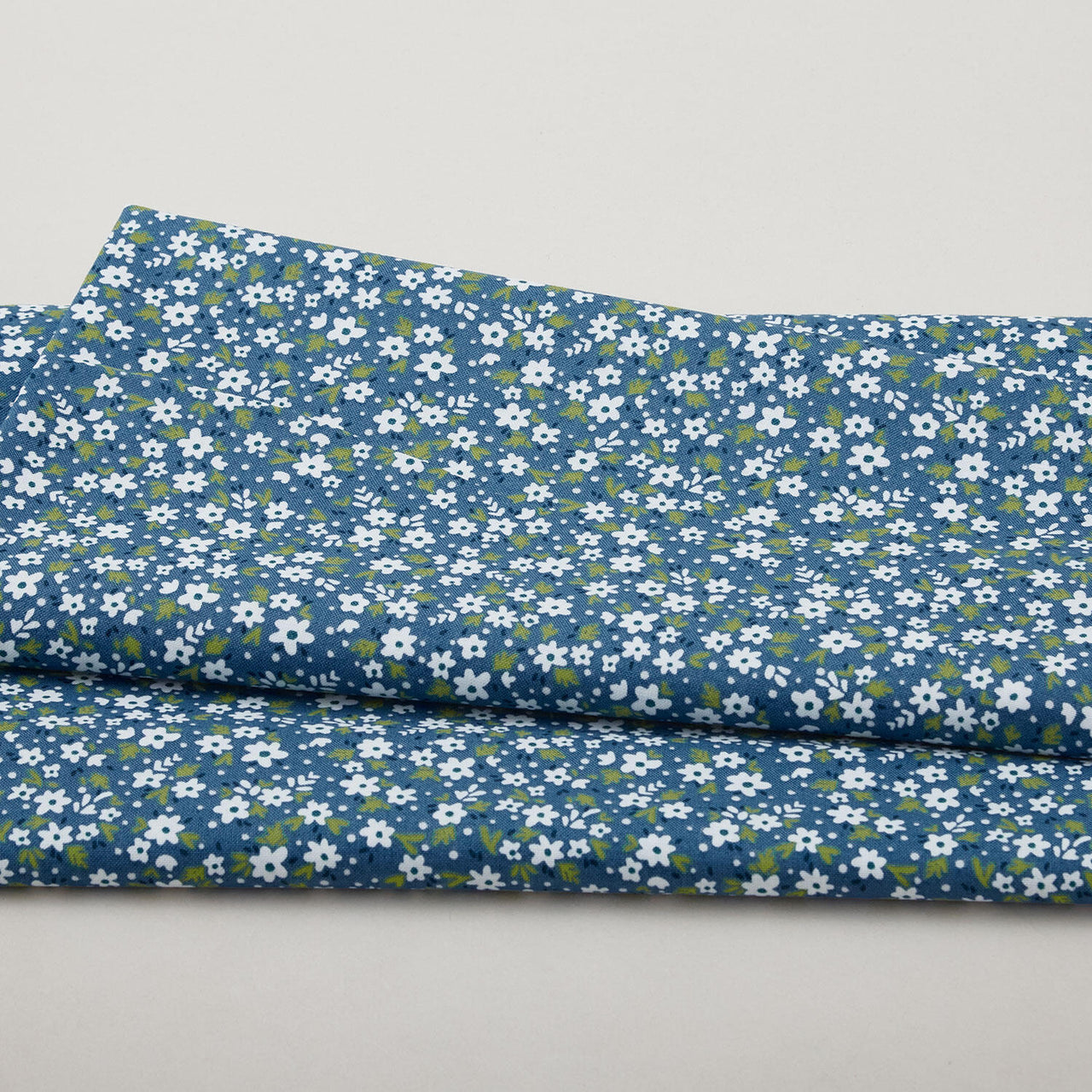 Snow Fall - Paperwhites Windsor Blue 2 Yard Cut