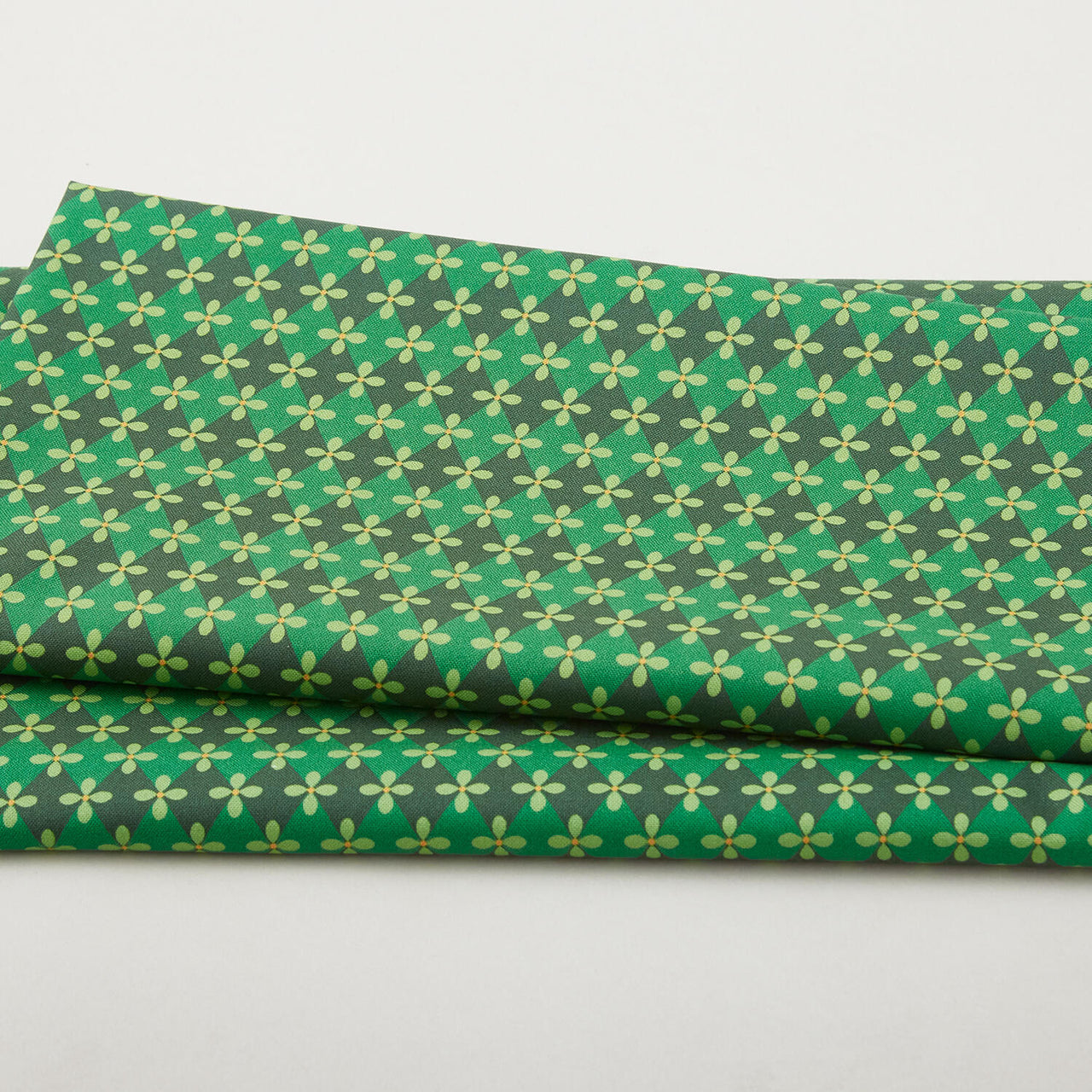 Christmas Spirit - Diamond Splendor Green 2 Yard Cut