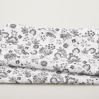 Bandana Medley - Bandana Floral White/Black 2 Yard Cut