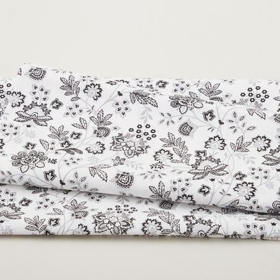Bandana Medley - Bandana Floral White/Black 2 Yard Cut