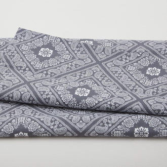 Bandana Medley - Bandana Gray 2 Yard Cut