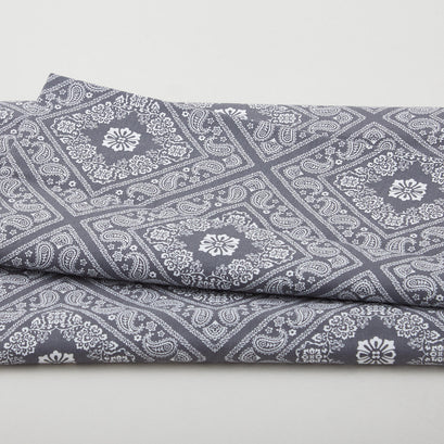 Bandana Medley - Bandana Gray 2 Yard Cut