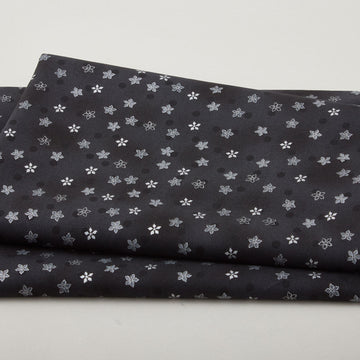 Frosty Snowflake - Poinsettia Black/Silver 3 Yard Cut