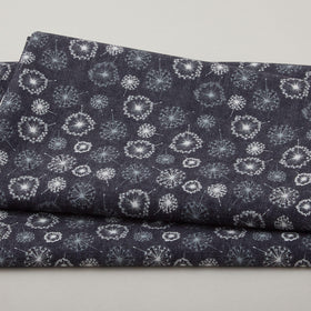 Quilting Rainbow - Blowflower Grey 2 Yard Cut
