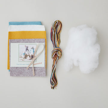 Mrs. Cat Loves Knitting Felt Craft Kit