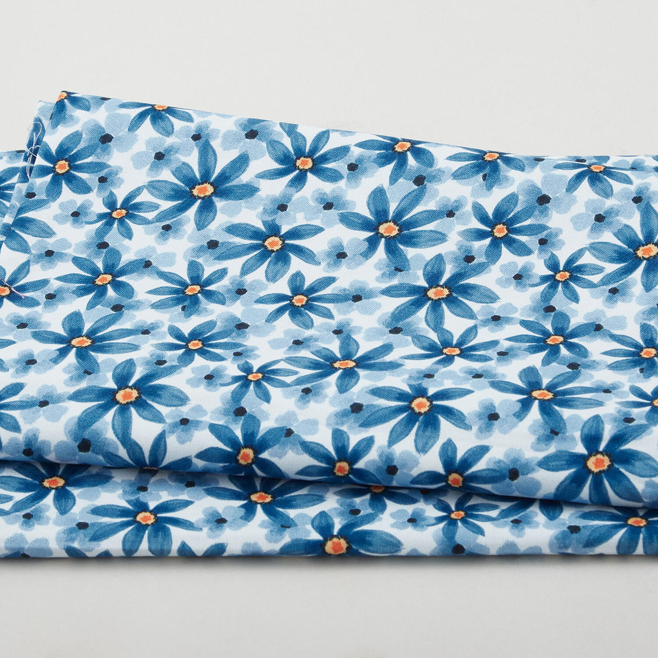 Whispering Garden Favorites - Ditsy Daisy White 2 Yard Cut