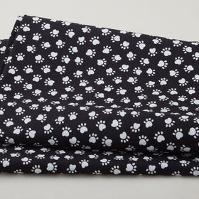Sit Stay Love Favorites - Paws Black 2 Yard Cut