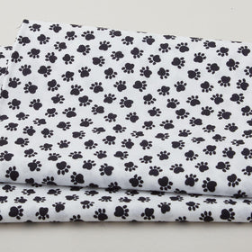Sit Stay Love Favorites - Paws White 2 Yard Cut