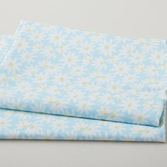 Meadow Breeze Favorites - Daisies Blue 2 Yard Cut