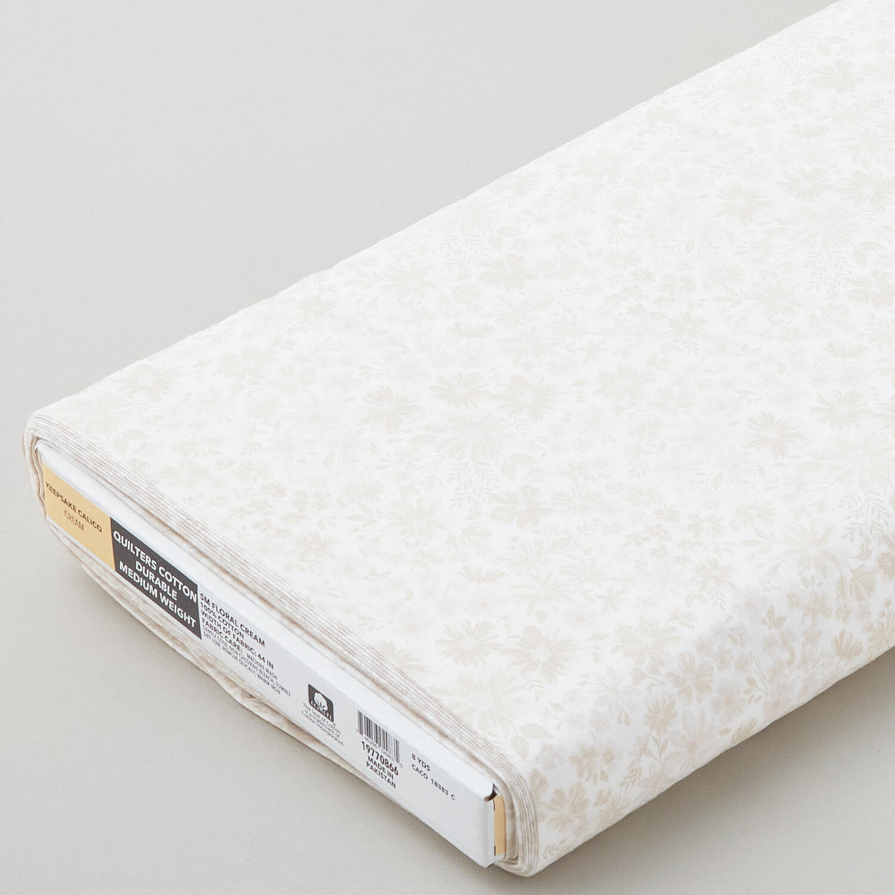 Calico Collection - Creamy Classic Floral 8 Yard Bolt