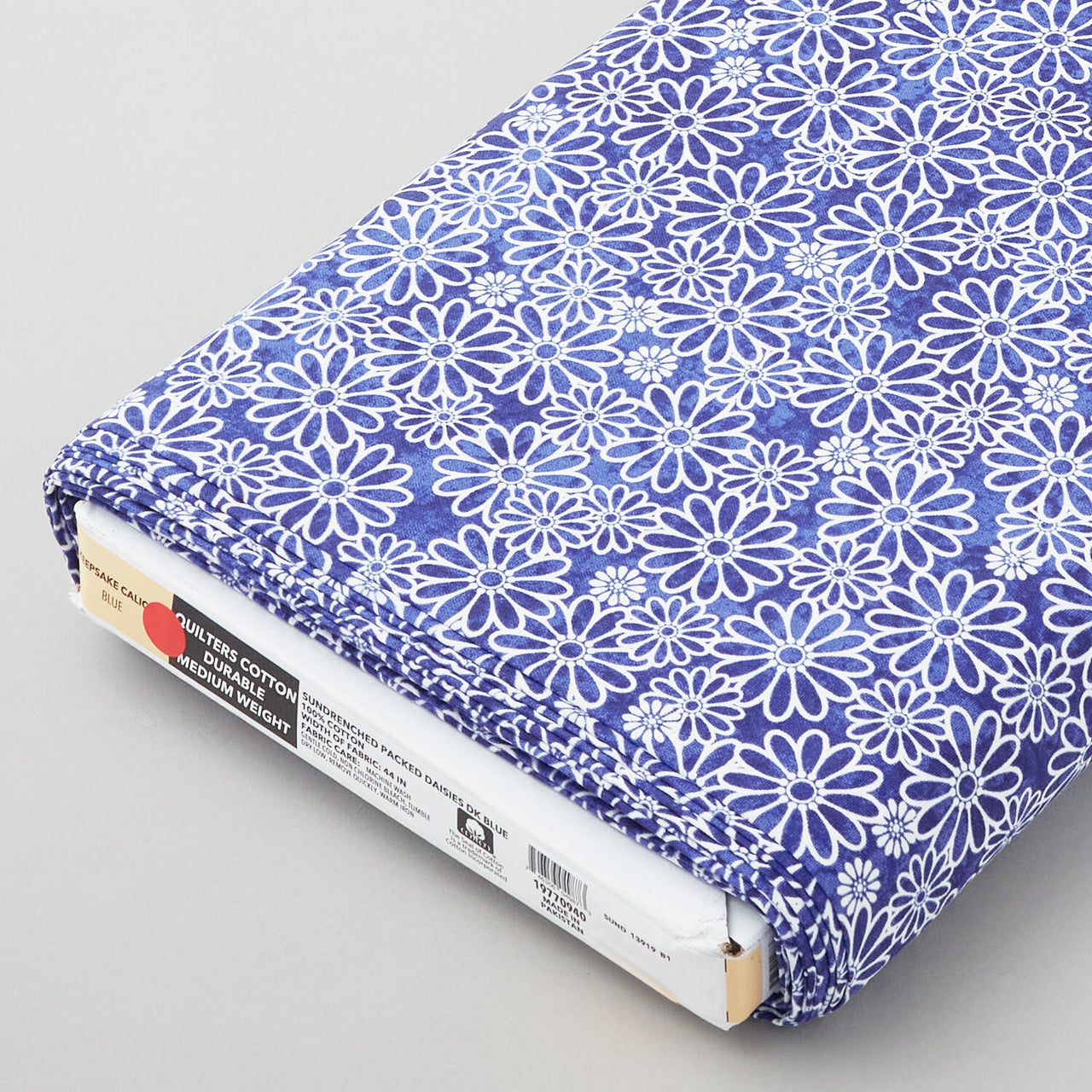 Daisy Delight IV - Daisies Everywhere Blue 8 Yard Bolt