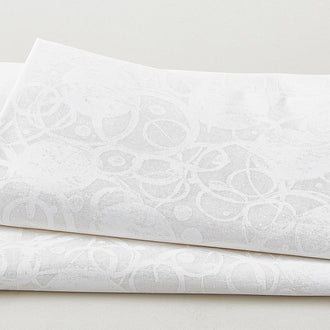 Black and White Musical - Brio White 2 Yard Cut