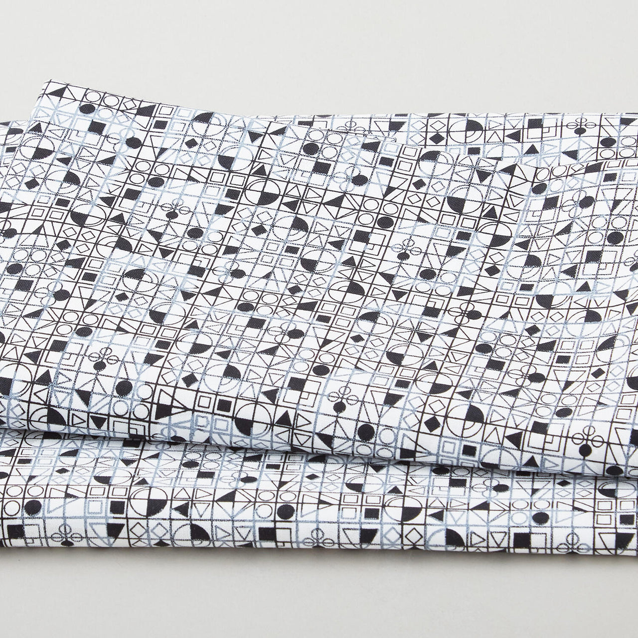 Black and White Musical - Sonata White 2 Yard Cut