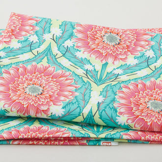 Untamed - Daisy and Confused Moonbeam 2 Yard Cut