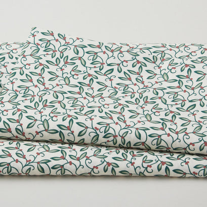 Cotswold Holiday - Mistletoe Cream 2 Yard Cut