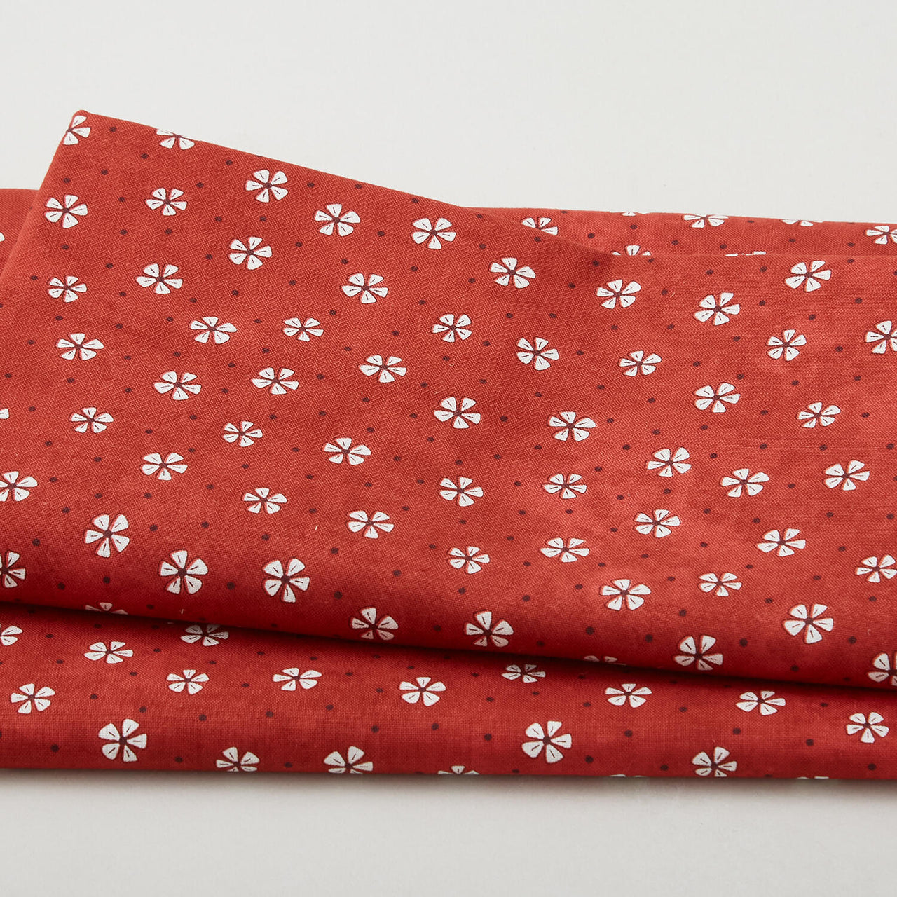 Pocket Full Of Posies - Posies Tossed Red 2 Yard Cut