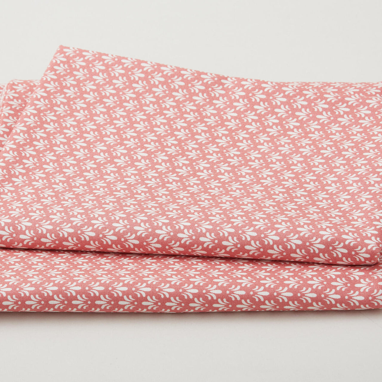 Sensibility Favorites - Fleur de lis Pink 2 Yard Cut