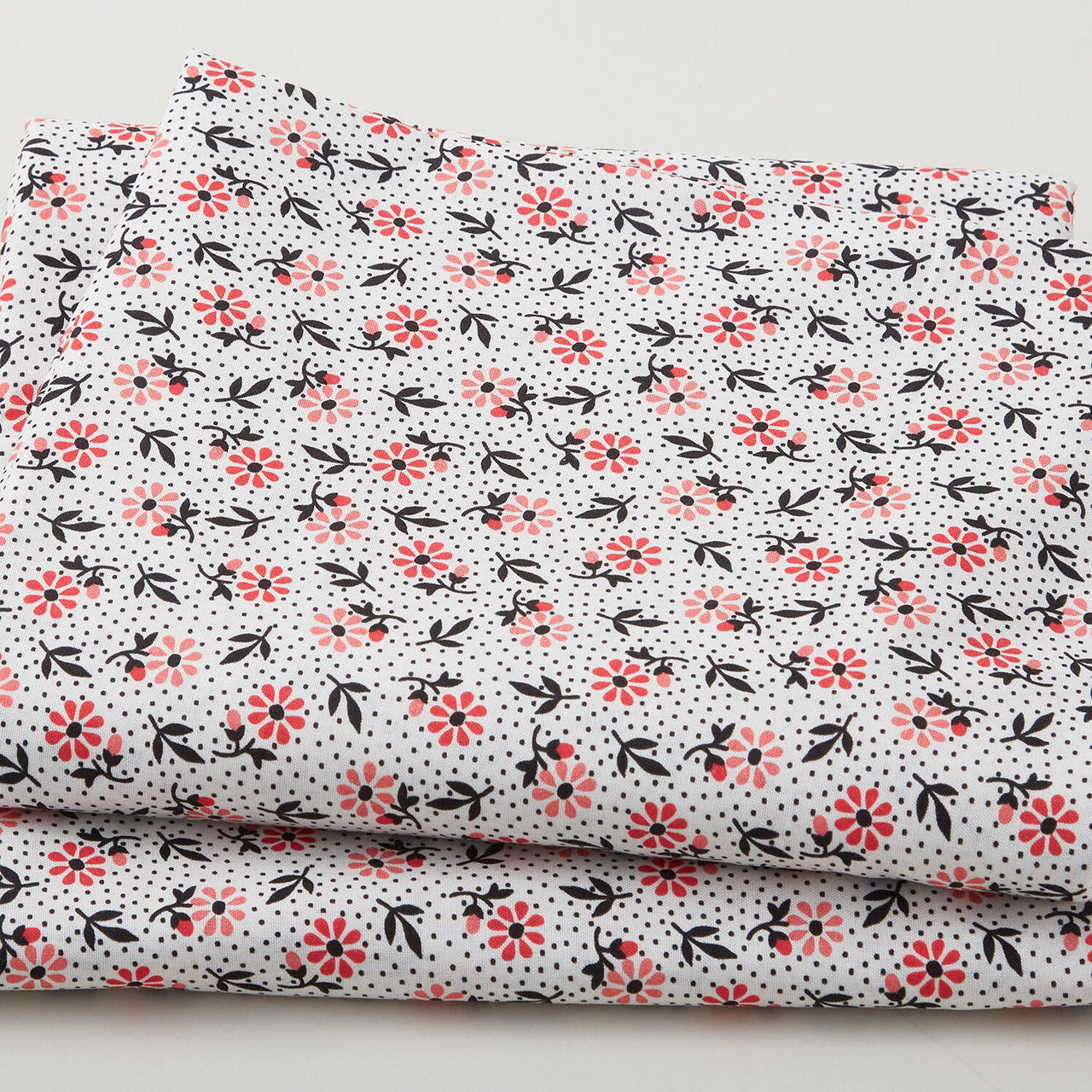 Dancing Daisy on 108" Widebacks Pearl 3 Yard Cut