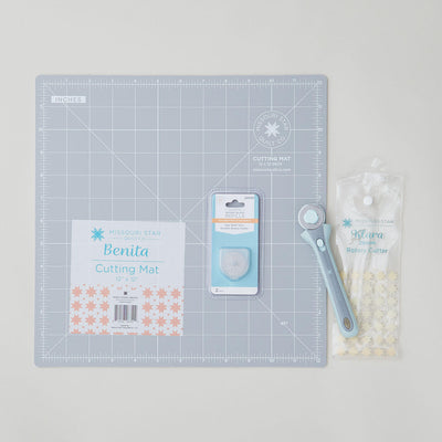 Missouri Star 28mm Cutting Duo plus 12" x 12" Cutting Mat