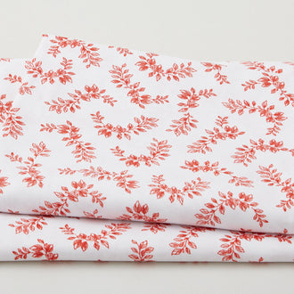 Crimson Posies Favorites - White Tossed Laurels 2 Yard Cut