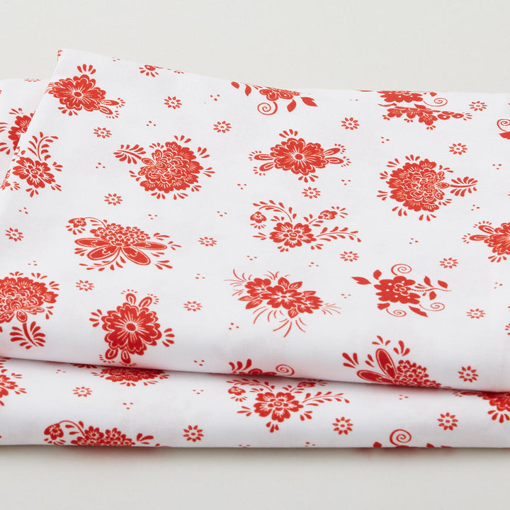 Crimson Posies Favorites - White Tossed Bouquet 2 Yard Cut