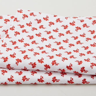 Crimson Posies Favorites - White Tossed Single Flower 2 Yard Cut