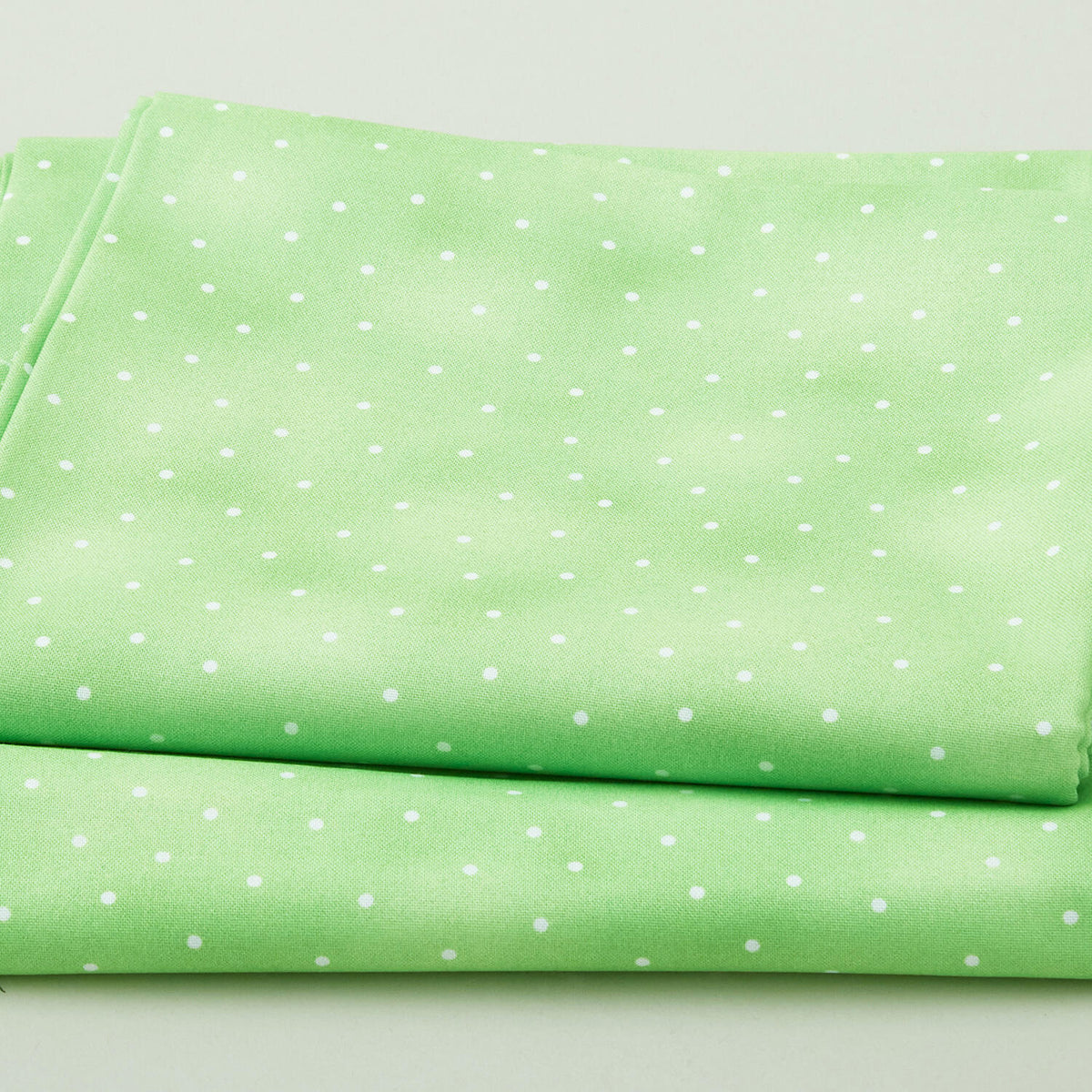 Fabric Market Favorites - Peapod White Dots 2 Yard Cut