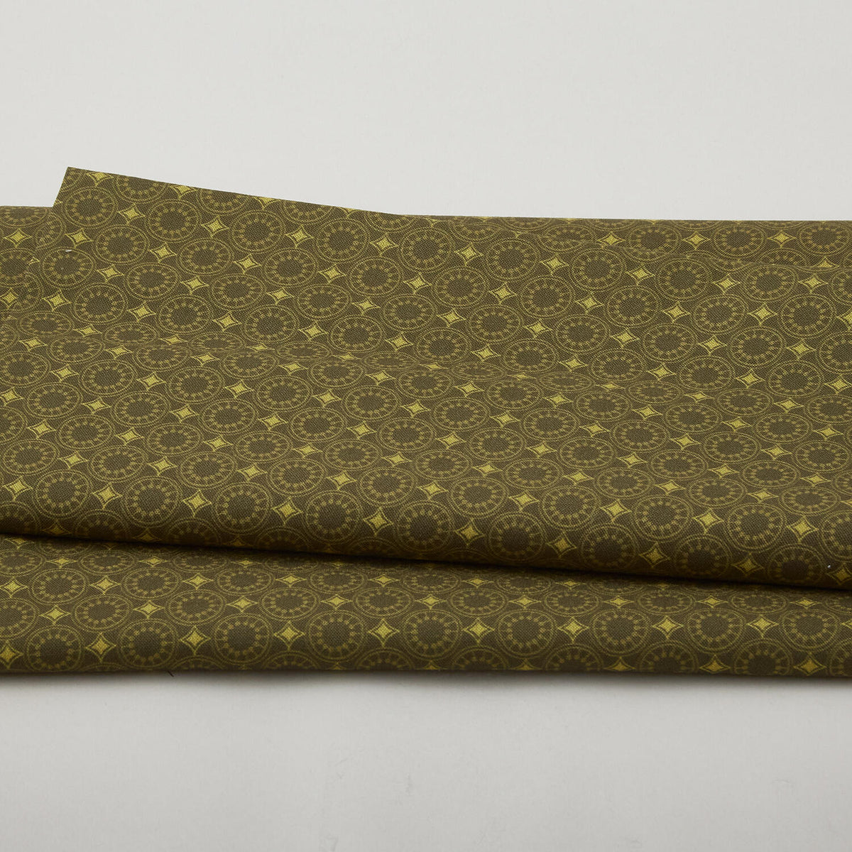 Sunflower Song - Leaf Medallion 2 Yard Cut