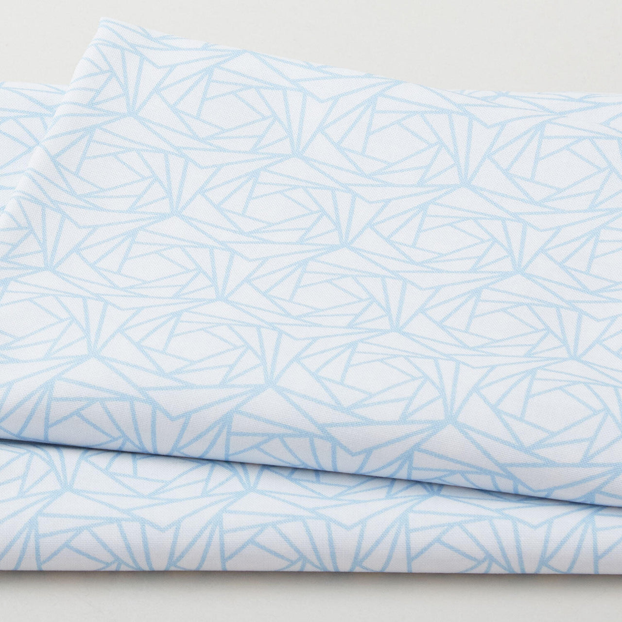 Jardin Blue Favorites - Cloud Roses 2 Yard Cut