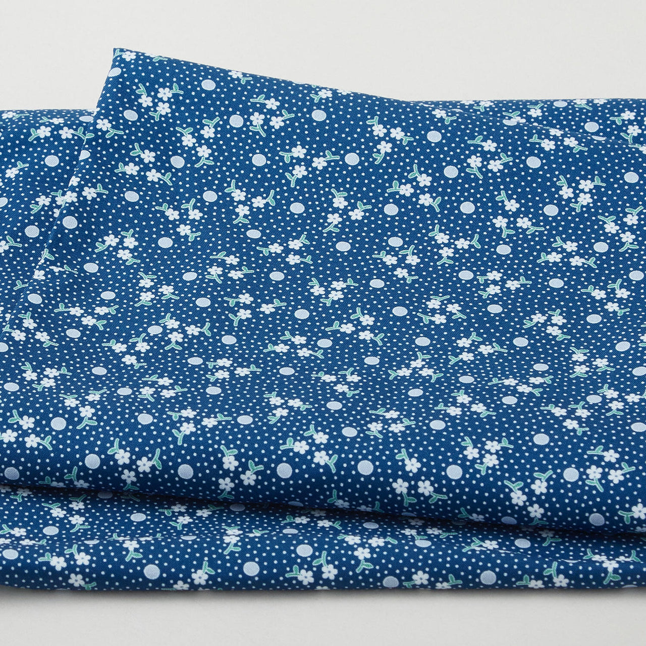 Picnics and Parades Favorites - Blue Jay Flowers 2 Yard Cut