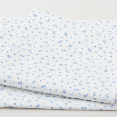 Picnics and Parades Favorites - Cloud Roses 2 Yard Cut