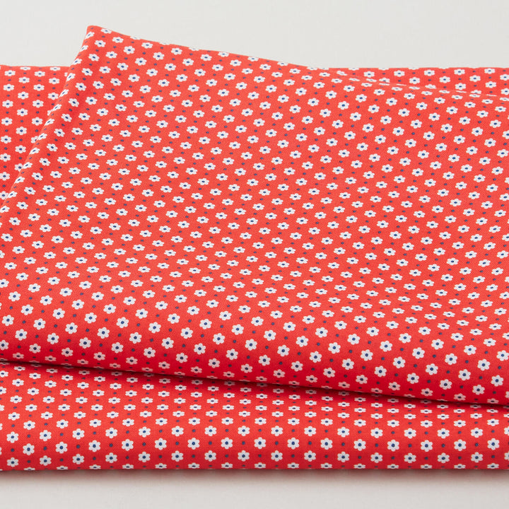 Picnics and Parades Favorites - Punch Flowers 2 Yard Cut