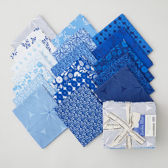 Jardin Blue Favorites Fat Quarter Bundle - 18 Pieces