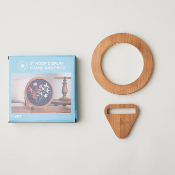 Missouri Star Hoop Display: 5" Rustic Oak Circle Frame and Prop